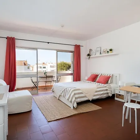 Silchoro - Estudio Remodelado Com Ac E Piscina Em *